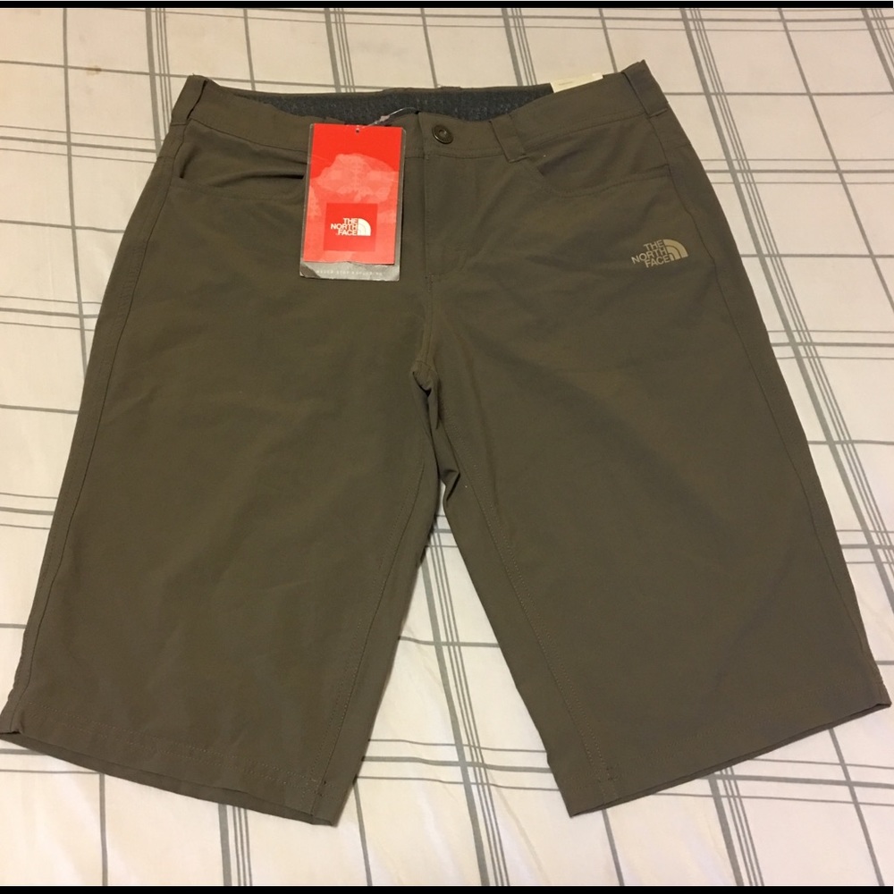 Women’s The North Face Bermuda Shorts size 6